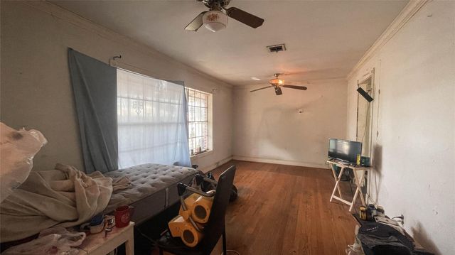 255 Mcfarland Road, Houston, TX 77060