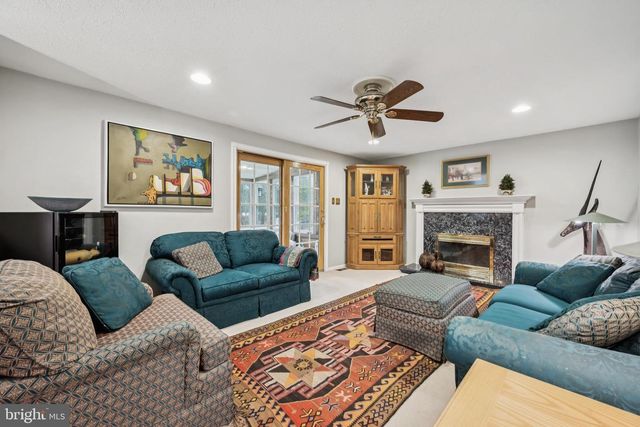 13 LADY DIANA CIR, Marlton, NJ 08053