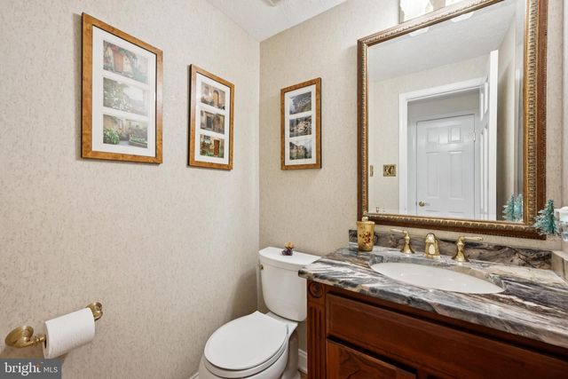 13 LADY DIANA CIR, Marlton, NJ 08053