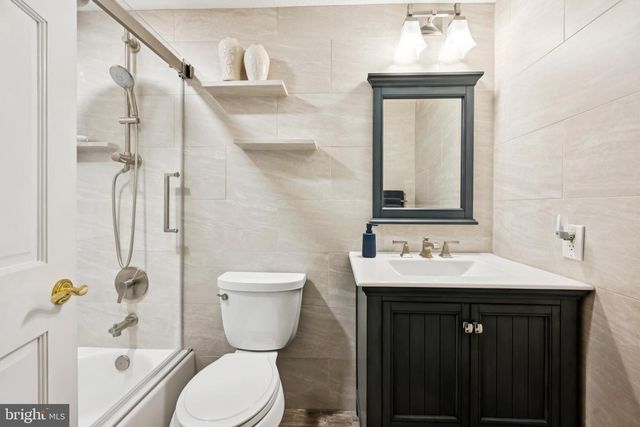 13 LADY DIANA CIR, Marlton, NJ 08053