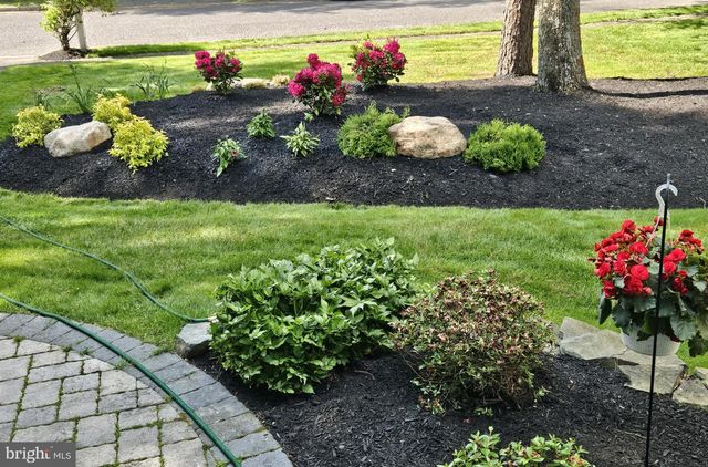 13 LADY DIANA CIR, Marlton, NJ 08053