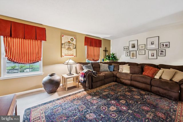 13 LADY DIANA CIR, Marlton, NJ 08053