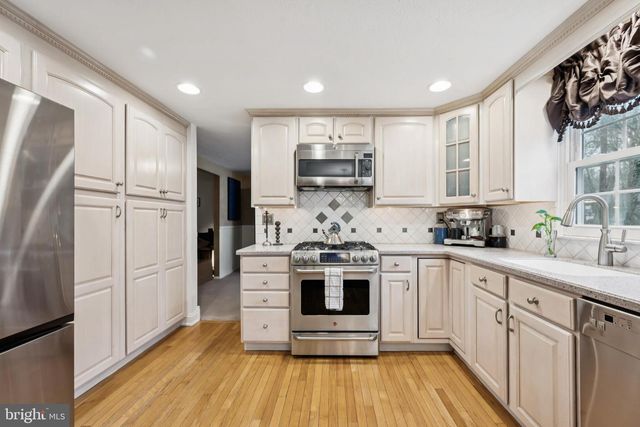 13 LADY DIANA CIR, Marlton, NJ 08053