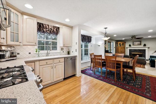 13 LADY DIANA CIR, Marlton, NJ 08053