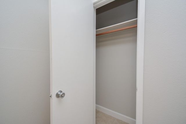 2117 Thonig Road B, Houston, TX 77055