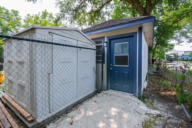 2117 Thonig Road B, Houston, TX 77055