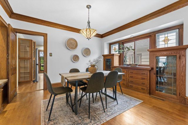 1816 E Beverly ROAD, Shorewood, WI 53211