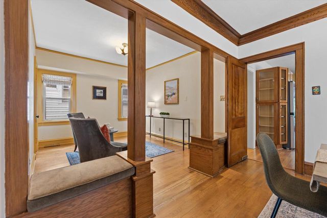 1816 E Beverly ROAD, Shorewood, WI 53211