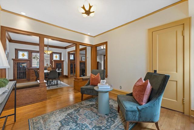 1816 E Beverly ROAD, Shorewood, WI 53211