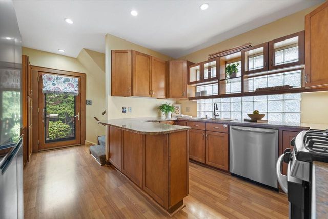 1816 E Beverly ROAD, Shorewood, WI 53211