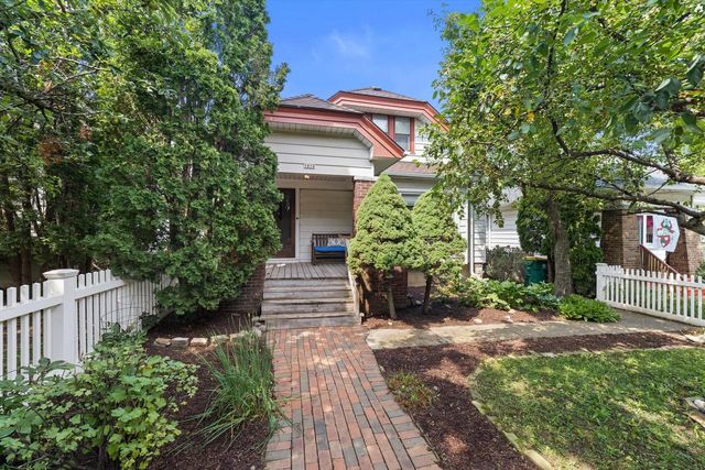 1816 E Beverly ROAD, Shorewood, WI 53211