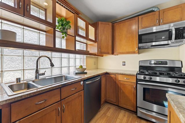 1816 E Beverly ROAD, Shorewood, WI 53211