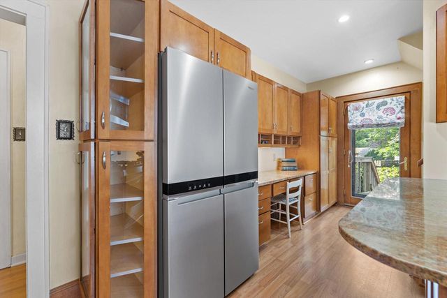 1816 E Beverly ROAD, Shorewood, WI 53211