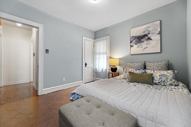 1816 E Beverly ROAD, Shorewood, WI 53211