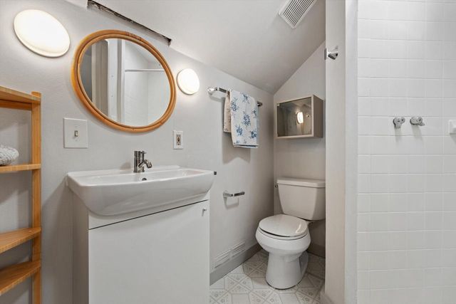 1816 E Beverly ROAD, Shorewood, WI 53211