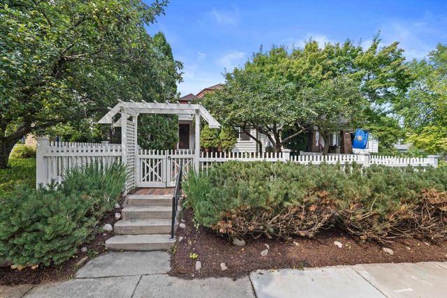 1816 E Beverly ROAD, Shorewood, WI 53211