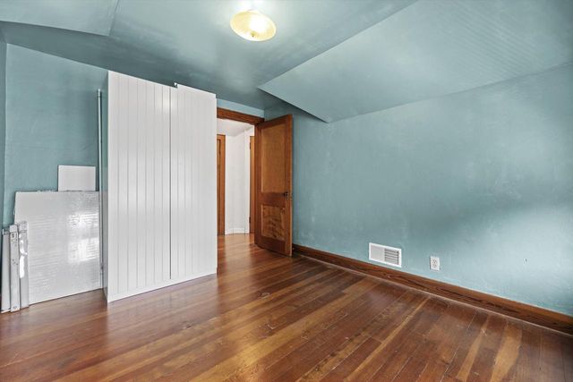 1816 E Beverly ROAD, Shorewood, WI 53211
