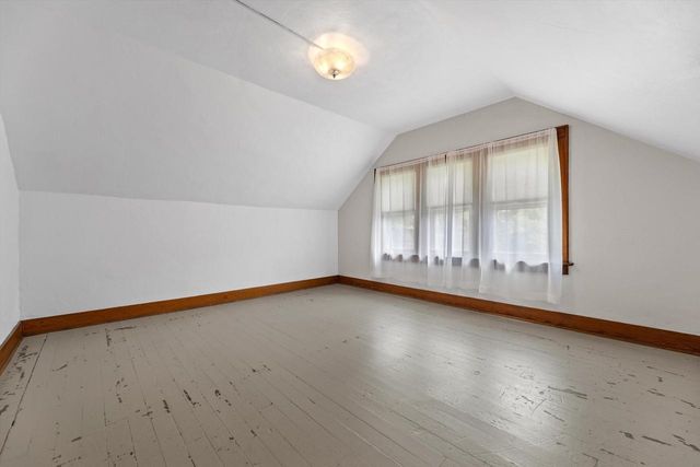 1816 E Beverly ROAD, Shorewood, WI 53211