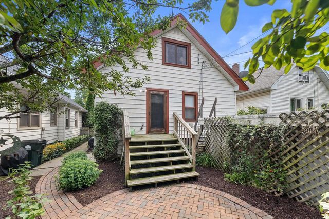 1816 E Beverly ROAD, Shorewood, WI 53211