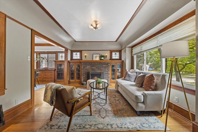 1816 E Beverly ROAD, Shorewood, WI 53211