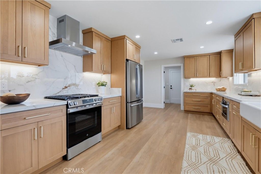 1195 N Lincoln, Orange, CA 92867 — photo 2