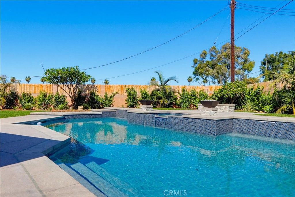 1195 N Lincoln, Orange, CA 92867 — photo 4