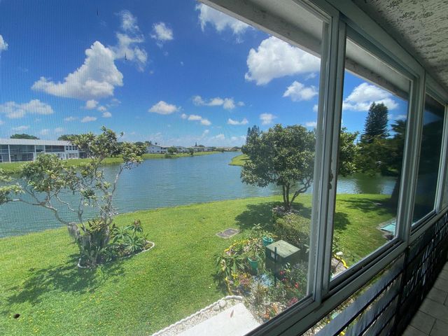 71 Berkshire 71, West Palm Beach, FL 33417