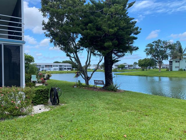 71 Berkshire 71, West Palm Beach, FL 33417