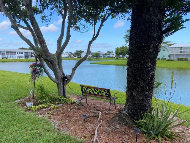 71 Berkshire 71, West Palm Beach, FL 33417