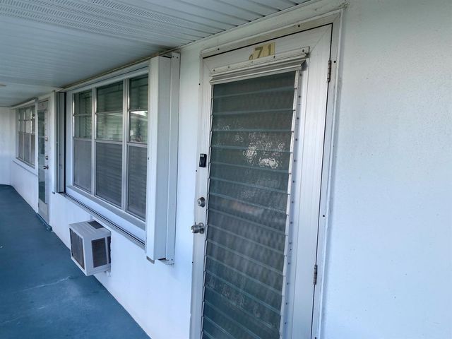 71 Berkshire 71, West Palm Beach, FL 33417