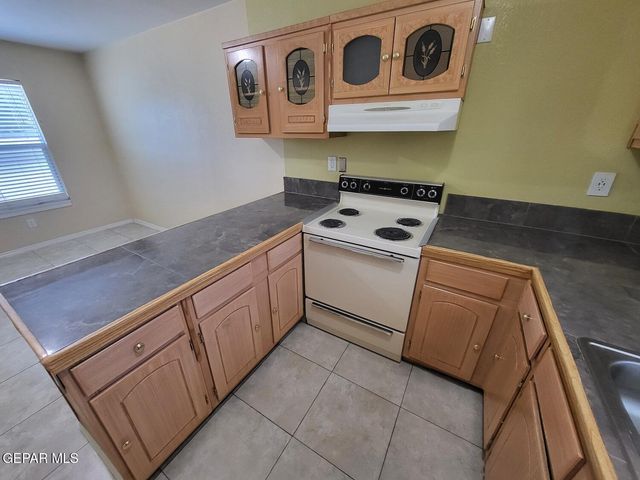 7365 N Loop Drive 3, El Paso, TX 79915