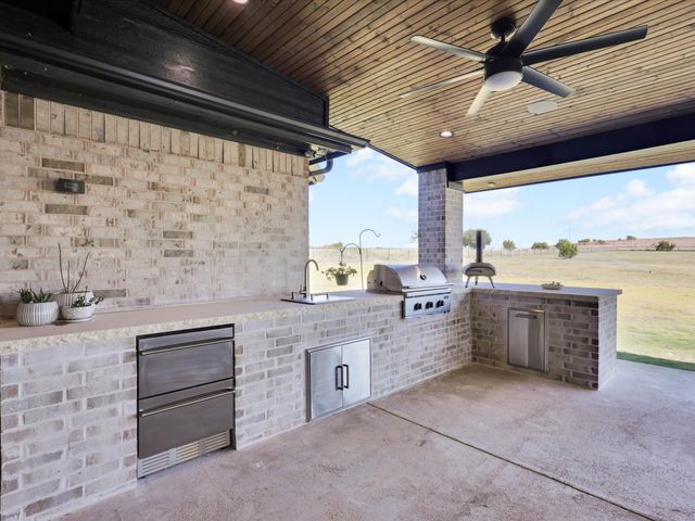 2005 Eagles Ridge Drive, Weatherford, TX 76087