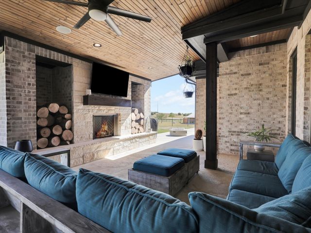 2005 Eagles Ridge Drive, Weatherford, TX 76087