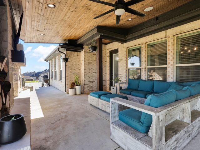 2005 Eagles Ridge Drive, Weatherford, TX 76087