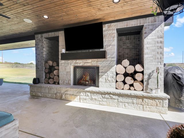 2005 Eagles Ridge Drive, Weatherford, TX 76087