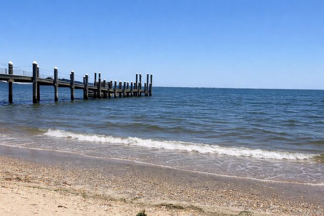 13 Willow Shade Avenue, East Quogue, NY 11942