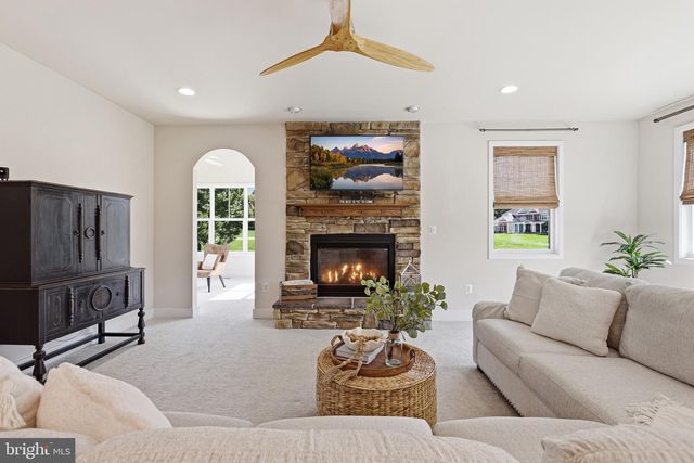 9904 S HARRIS FARM RD, Spotsylvania, VA 22553