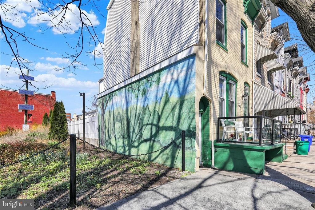 Image 5 of property listing at 209 FRANKLIN ST, Reading, PA 19602