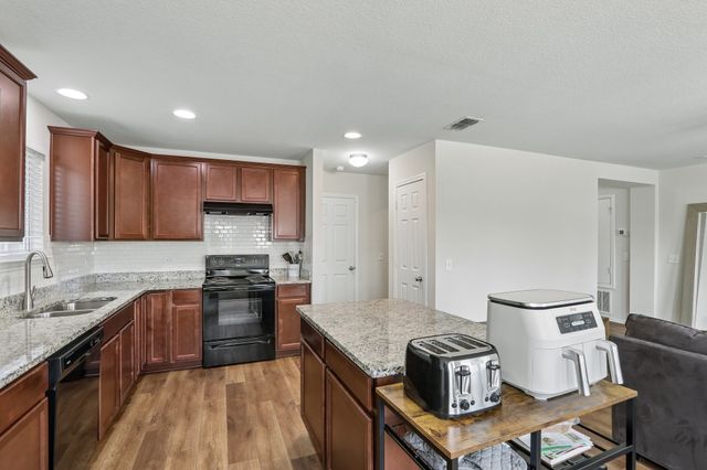 3304 Biggs Avenue, Aubrey, TX 76227