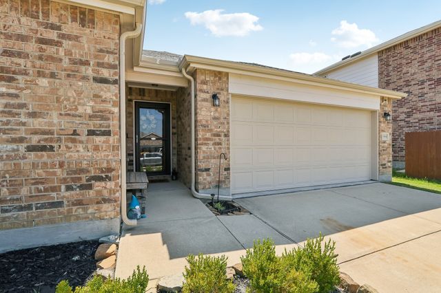 3304 Biggs Avenue, Aubrey, TX 76227