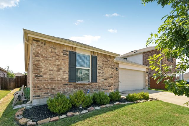 3304 Biggs Avenue, Aubrey, TX 76227
