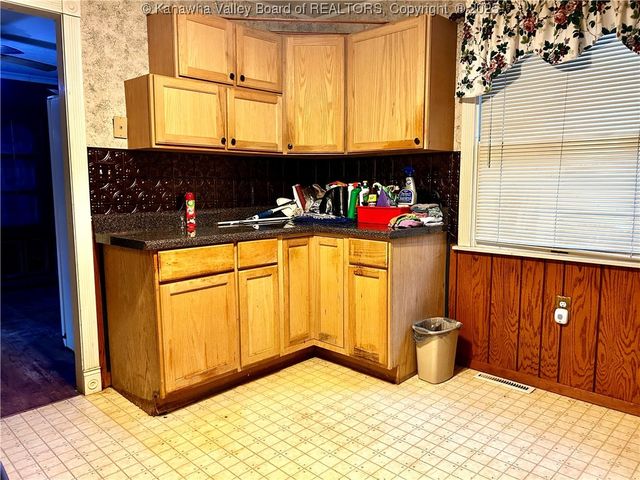 1163 Pigeon Roost Run, Kenna, WV 25248