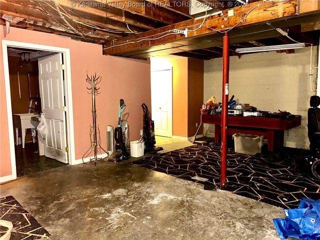 1163 Pigeon Roost Run, Kenna, WV 25248