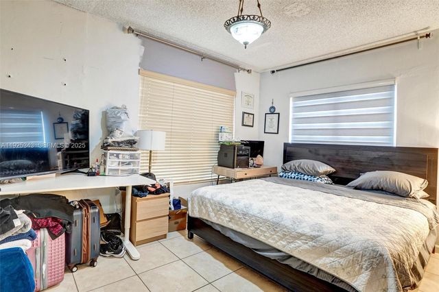 631 E 53rd St, Hialeah, FL 33013