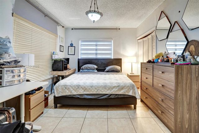 631 E 53rd St, Hialeah, FL 33013