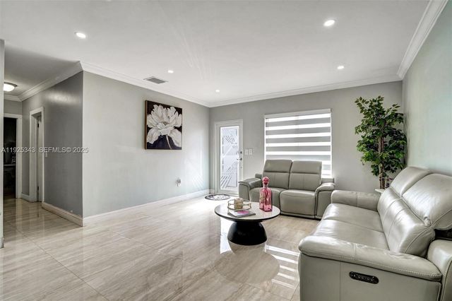 631 E 53rd St, Hialeah, FL 33013