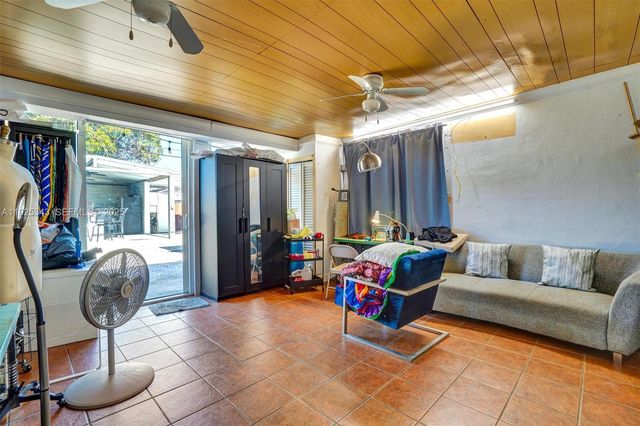 631 E 53rd St, Hialeah, FL 33013