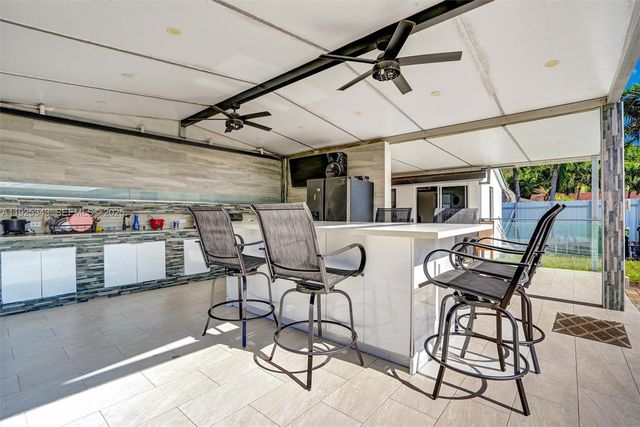 631 E 53rd St, Hialeah, FL 33013