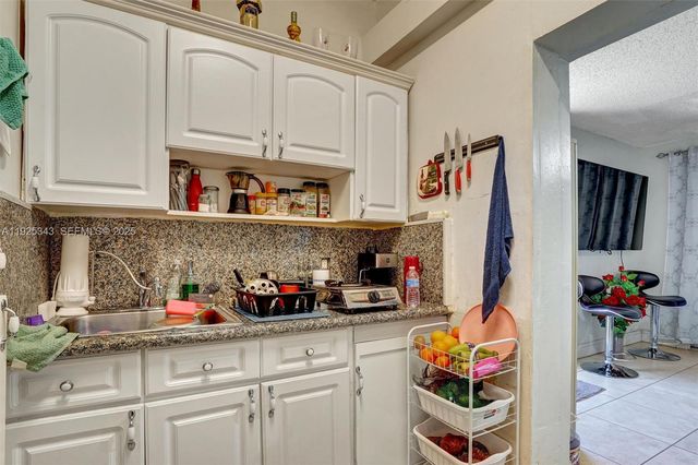 631 E 53rd St, Hialeah, FL 33013