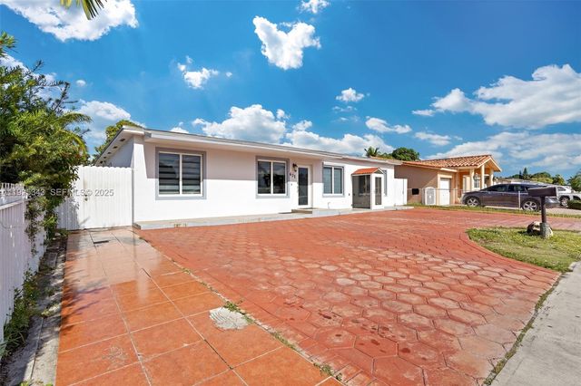 631 E 53rd St, Hialeah, FL 33013